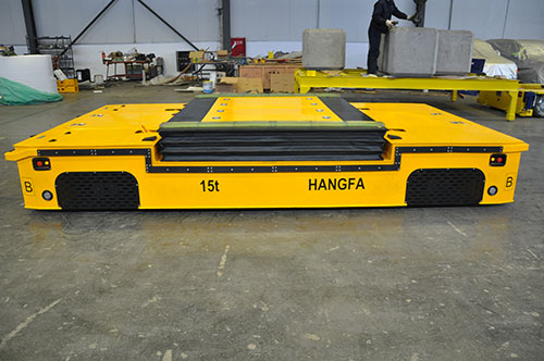 成都广发体育,(中国)科技公司30t联动轮式整车运输车-1.jpg